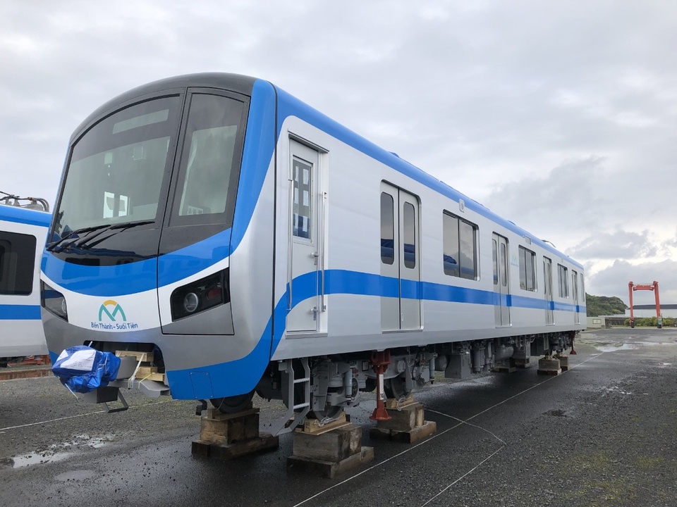 Japanese metro trains shipped for HCM City metro line No1
